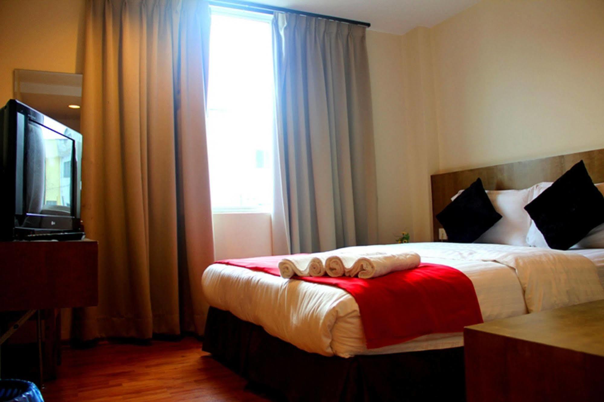 906 Hotel Melaka Raya Esterno foto