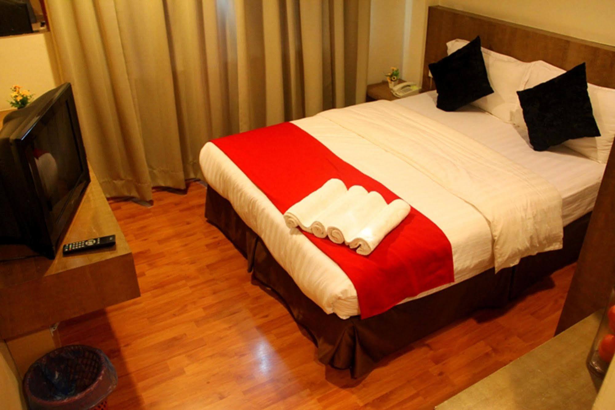 906 Hotel Melaka Raya Esterno foto